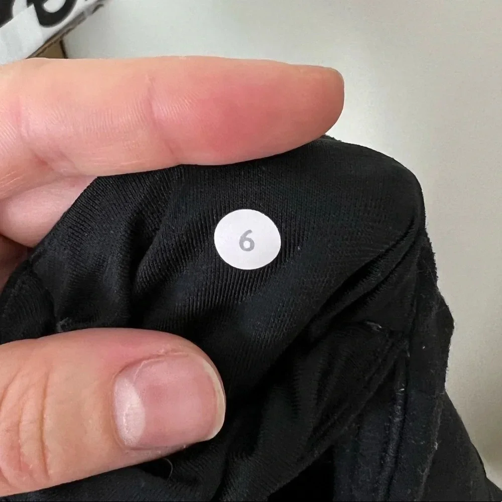 Lululemon • Black Crops